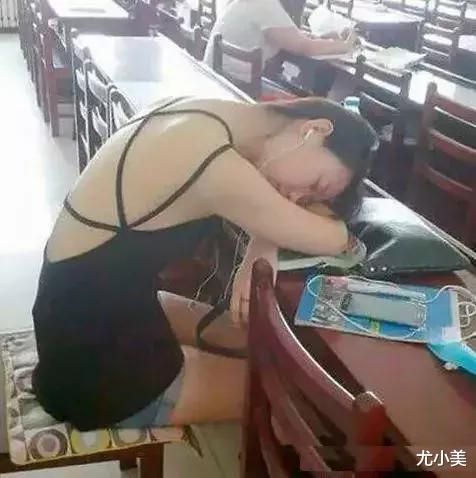 天天耽误我学习，我一下午都没好好上课哈哈