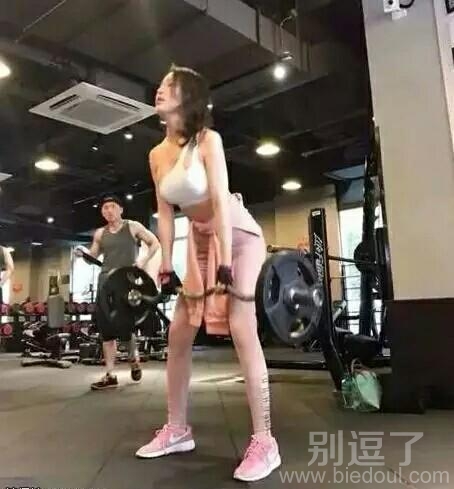 动作好像有点不标准吧