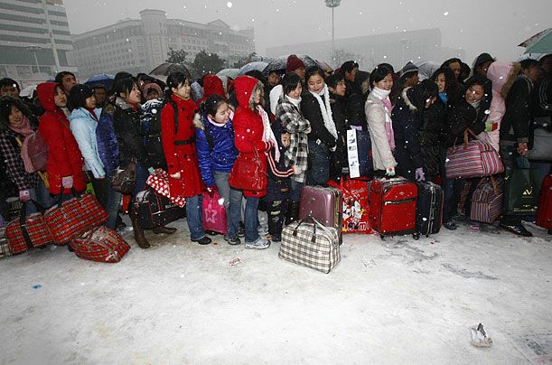 中国雪灾图片：中国遭遇极度深寒